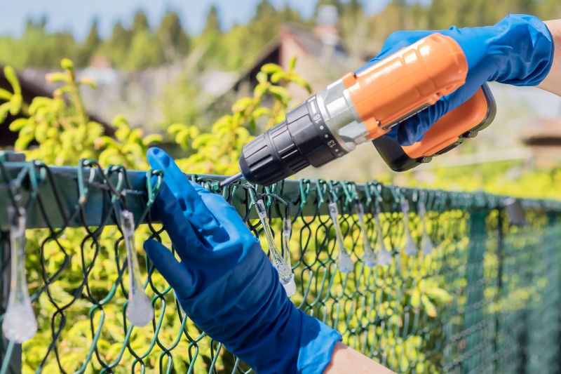 Sealing Fences in Dry Weather
